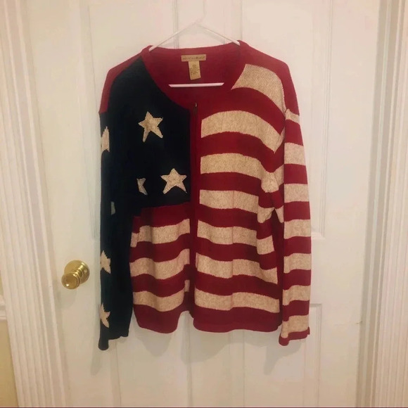 - Sweater/mountain lake - Picture 1 of 3